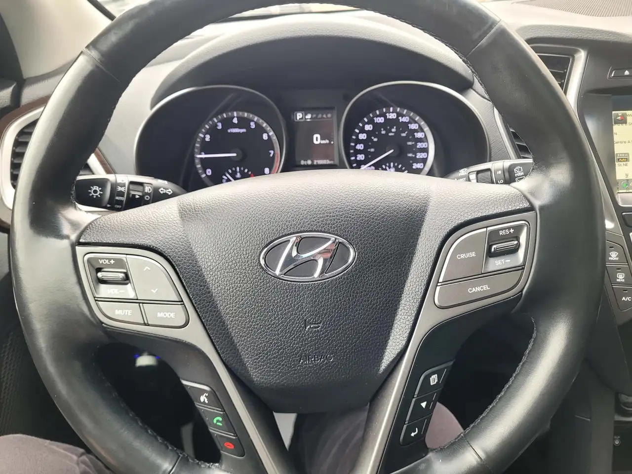 Hyundai SANTA FE снимка Hyundai SANTA FE