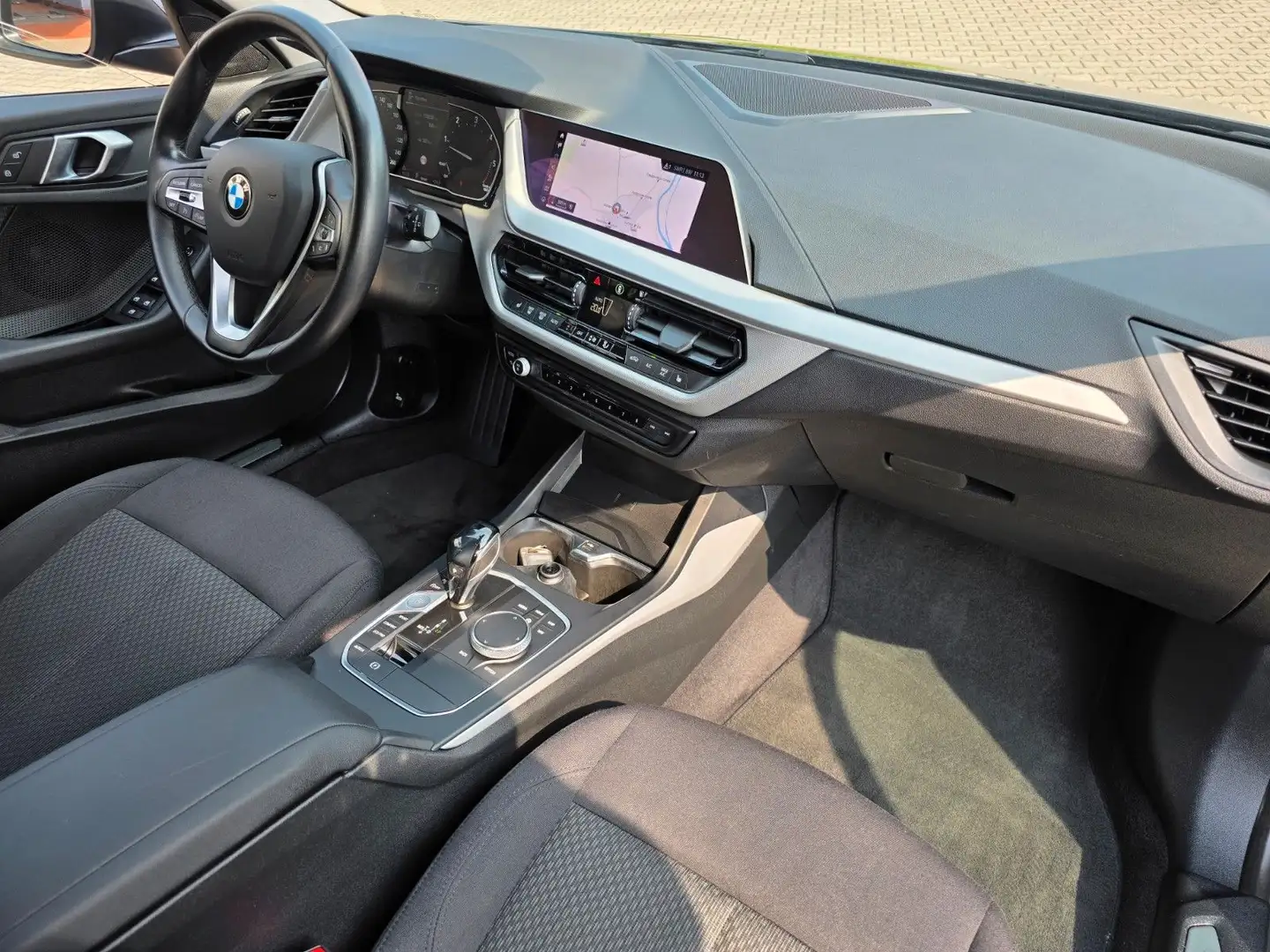 BMW 120 d xDrive Advantage/Automatik/Navi/LED Grau - 2