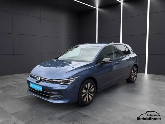 Volkswagen Golf view 2