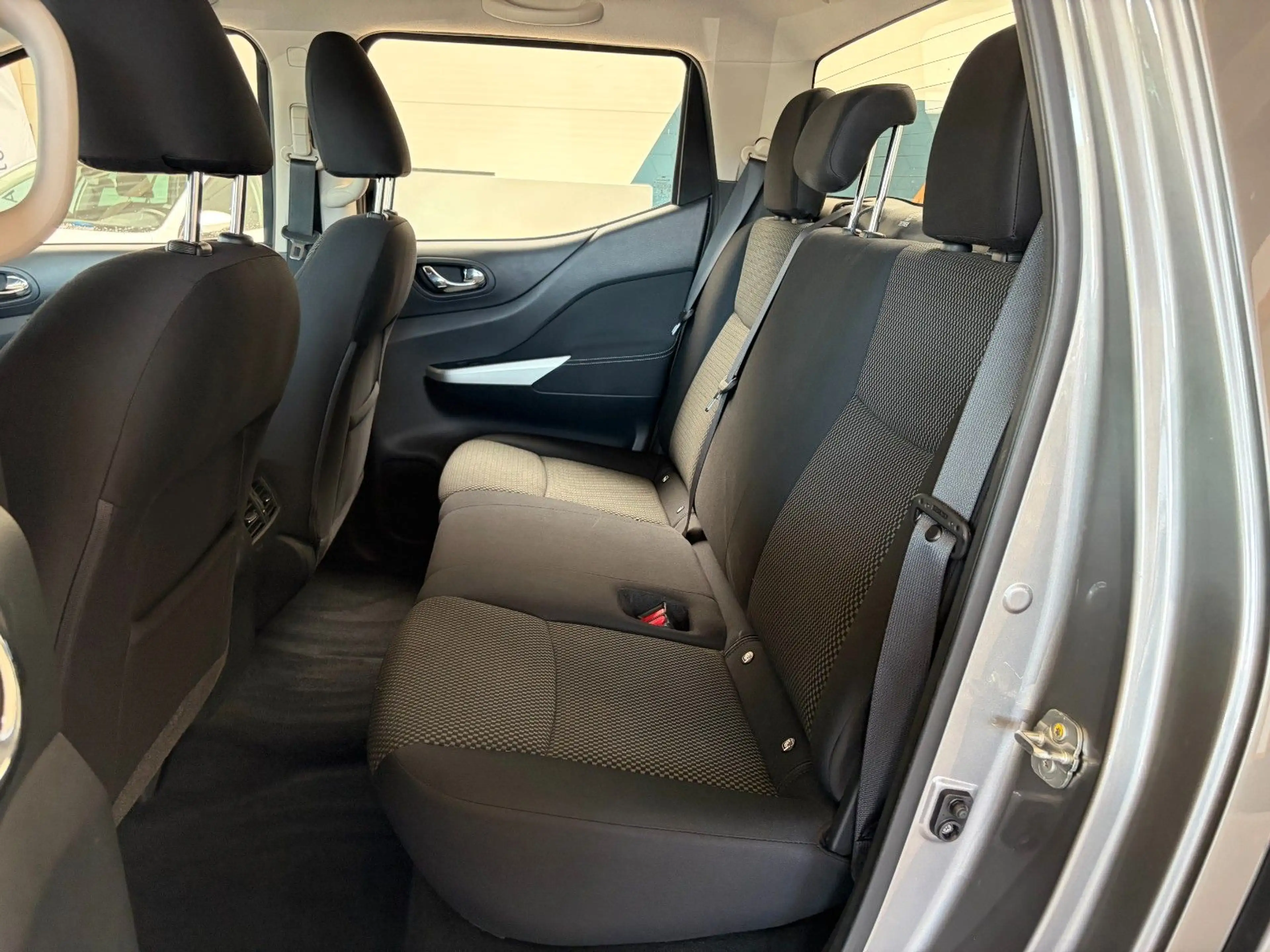Nissan Navara NP300 Acenta Double Cab 4x4 AHK/SHZ/ — photo 8