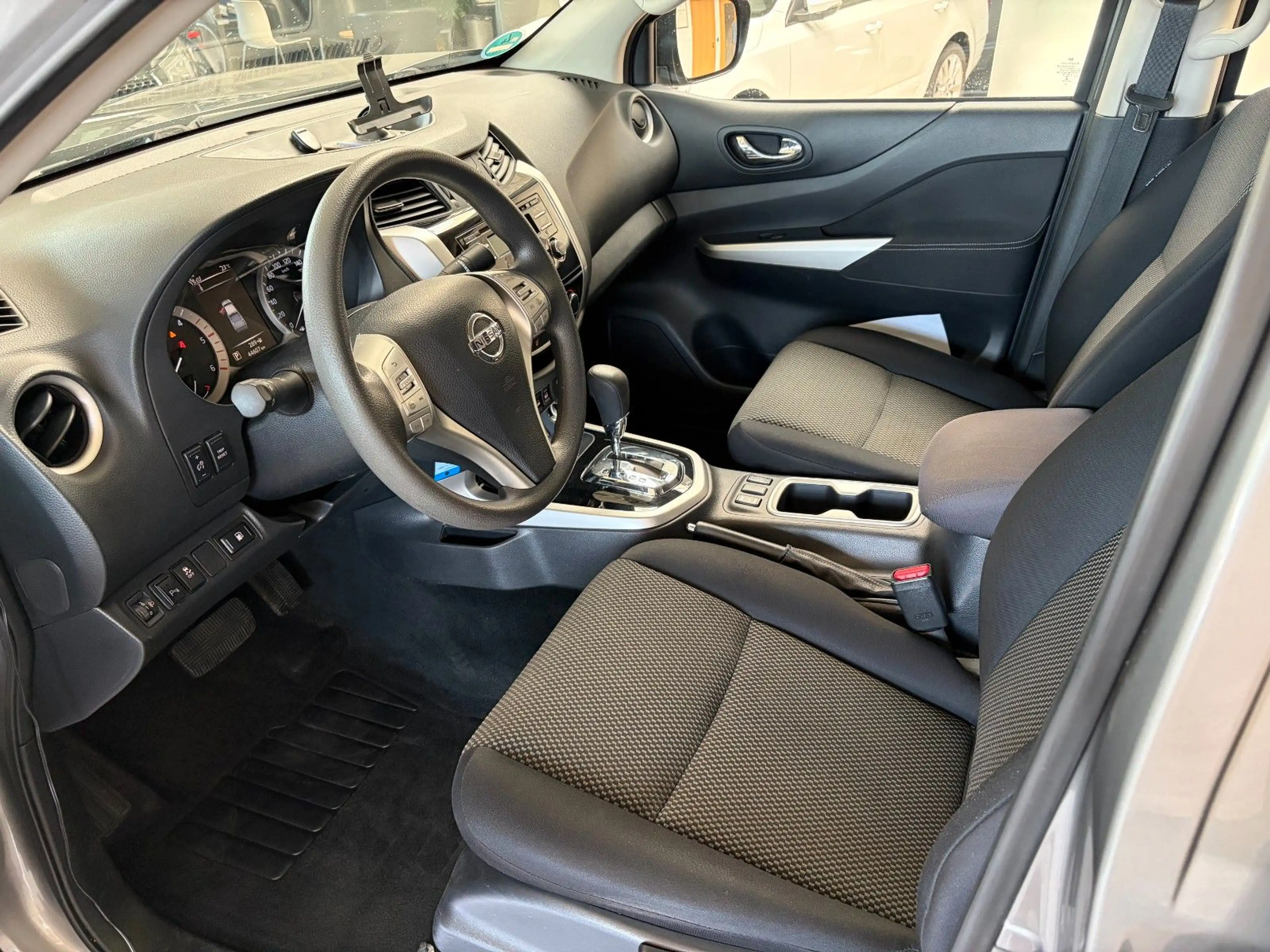 Nissan Navara NP300 Acenta Double Cab 4x4 AHK/SHZ/ — photo 7