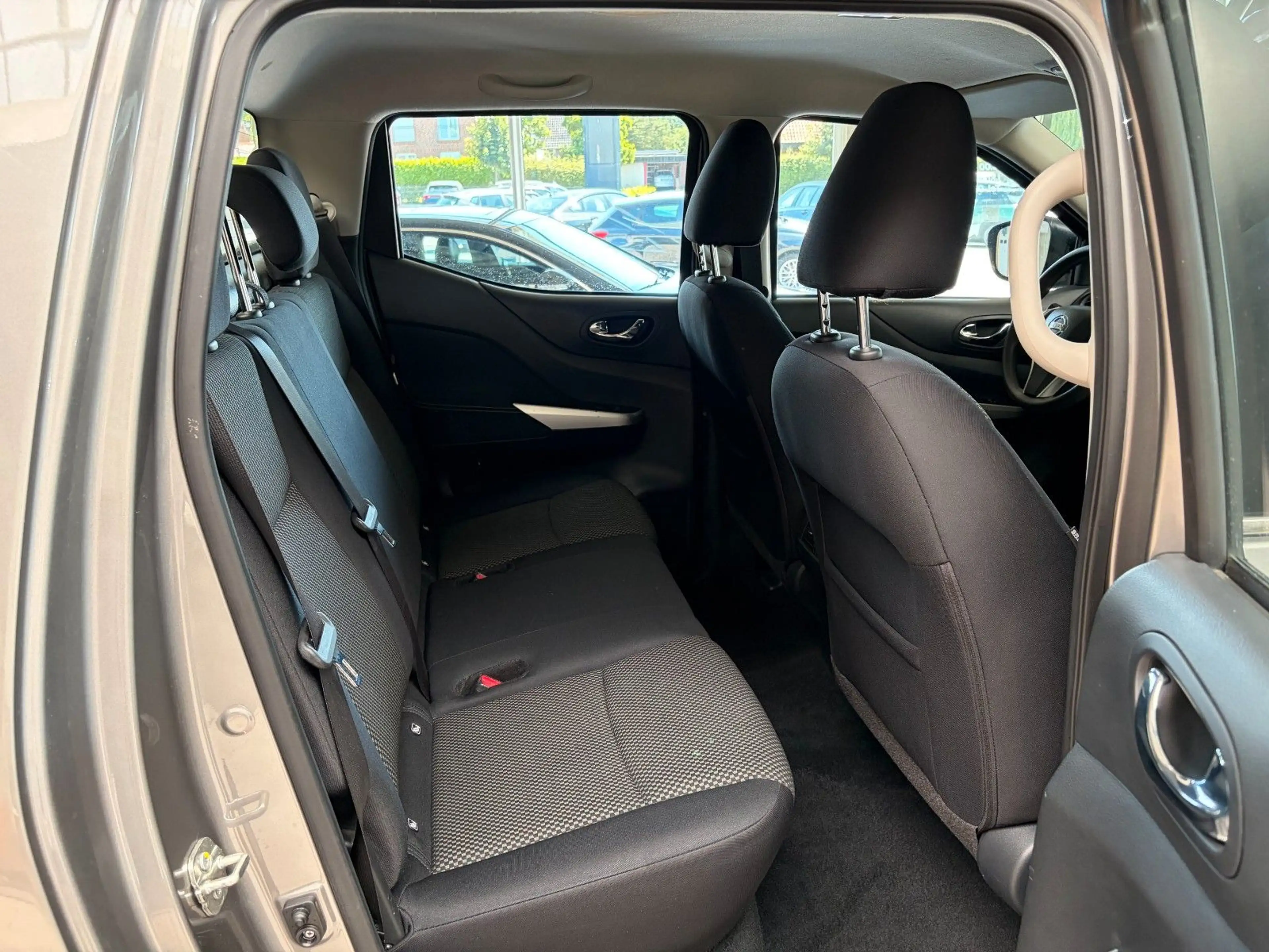 Nissan Navara NP300 Acenta Double Cab 4x4 AHK/SHZ/ — photo 10