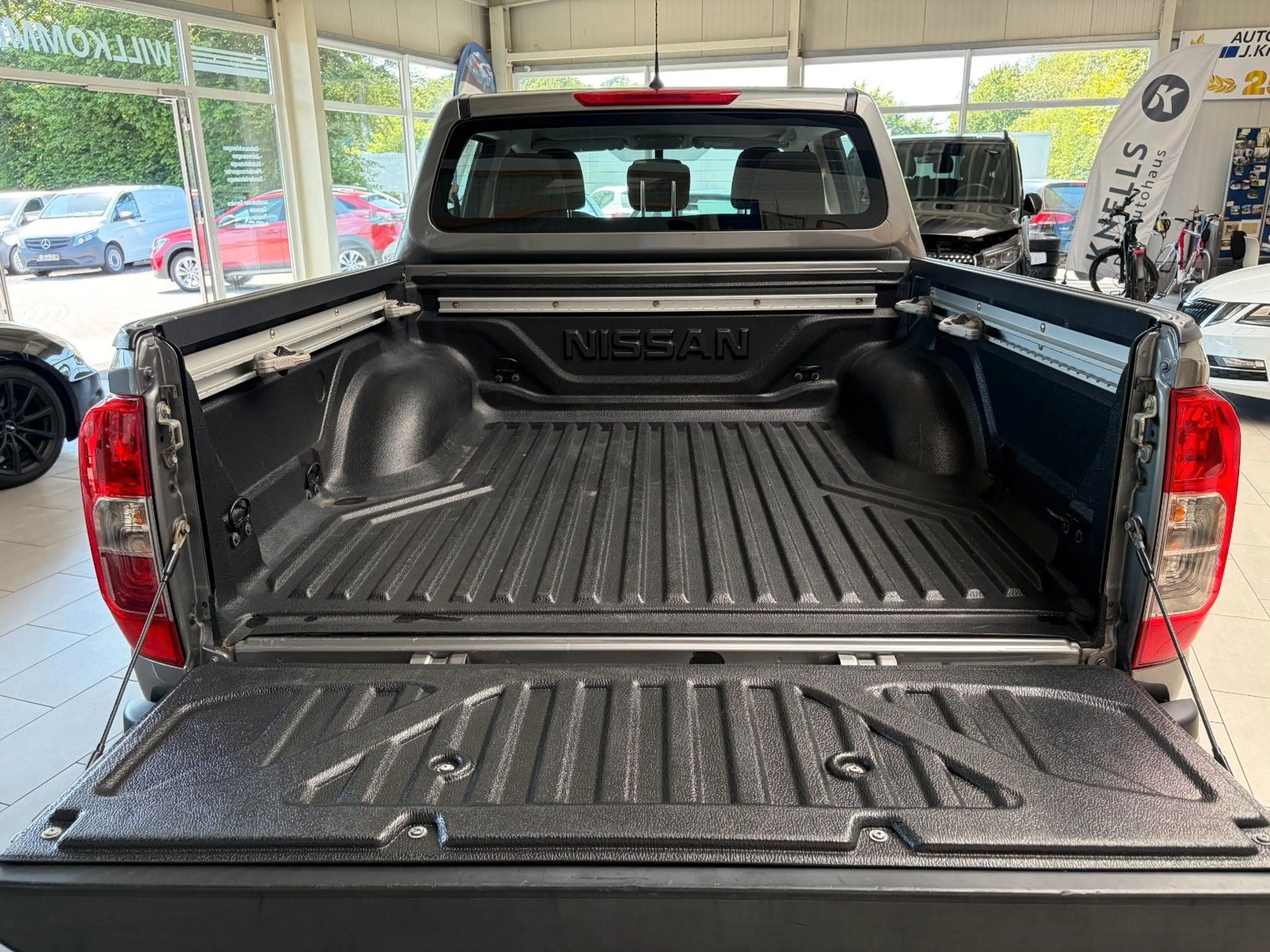Nissan Navara NP300 Acenta Double Cab 4x4 AHK/SHZ/ — photo 9