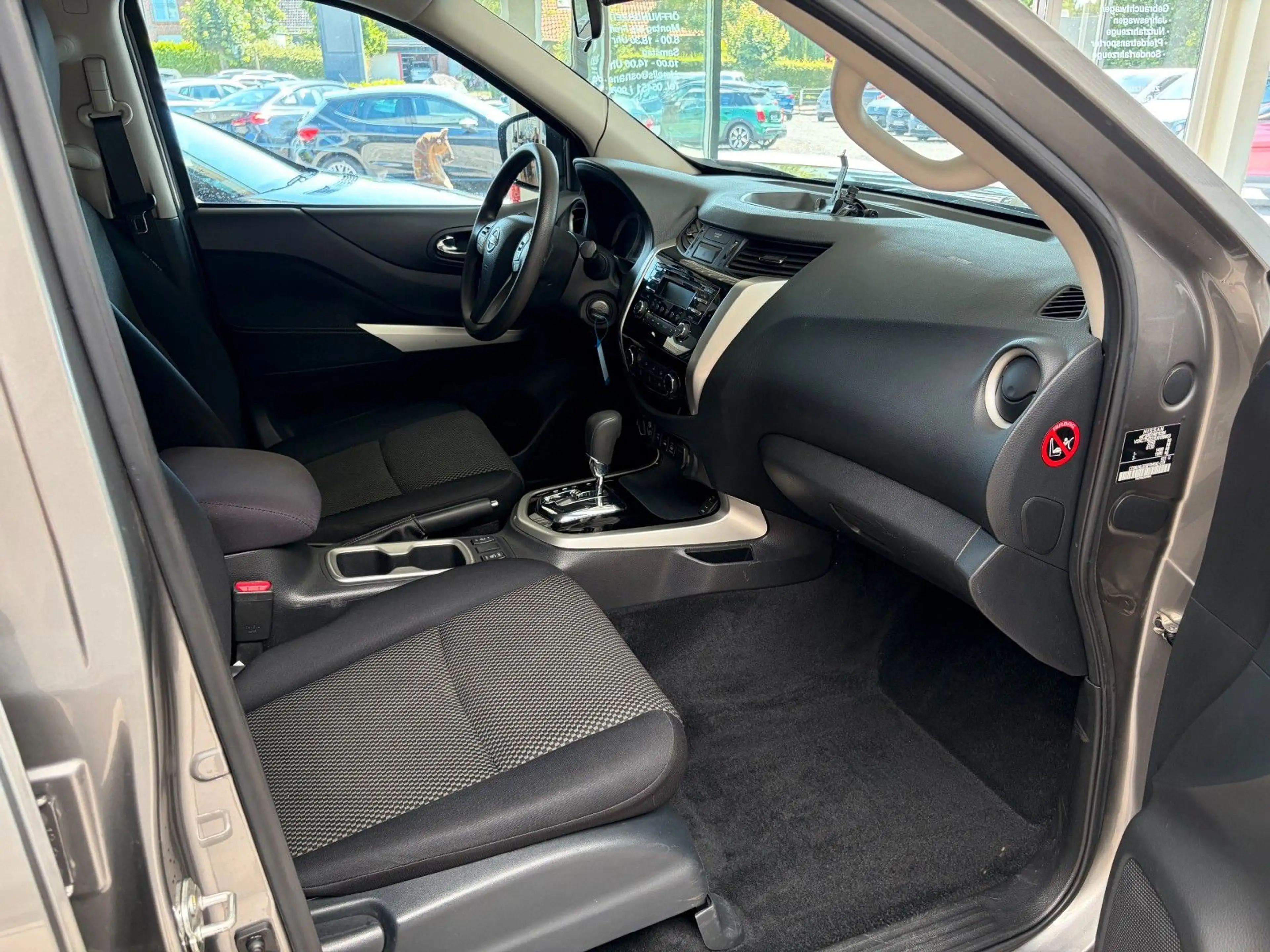 Nissan Navara NP300 Acenta Double Cab 4x4 AHK/SHZ/ — photo 11