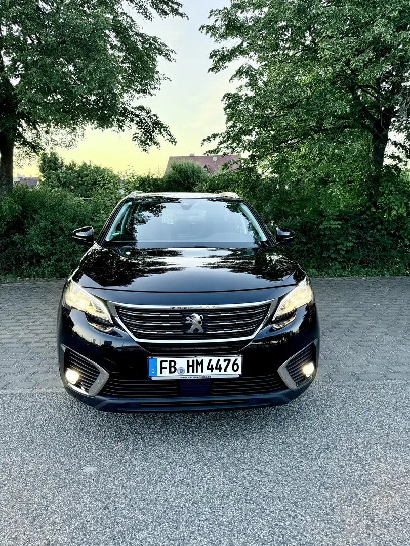 Peugeot 5008 PureTech 130 Allure Schwarz - 1