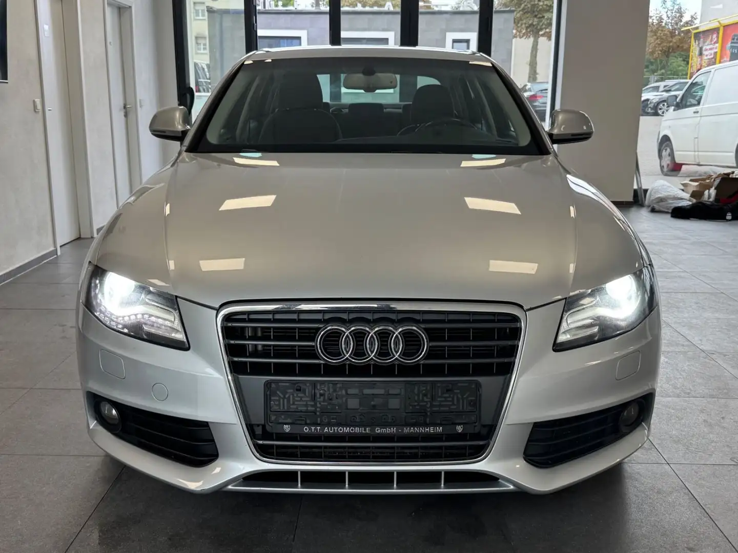 Audi A4 2.0 TDI Ambiente-BiXenon-Navi-SHZ-PDC- Silber - 2