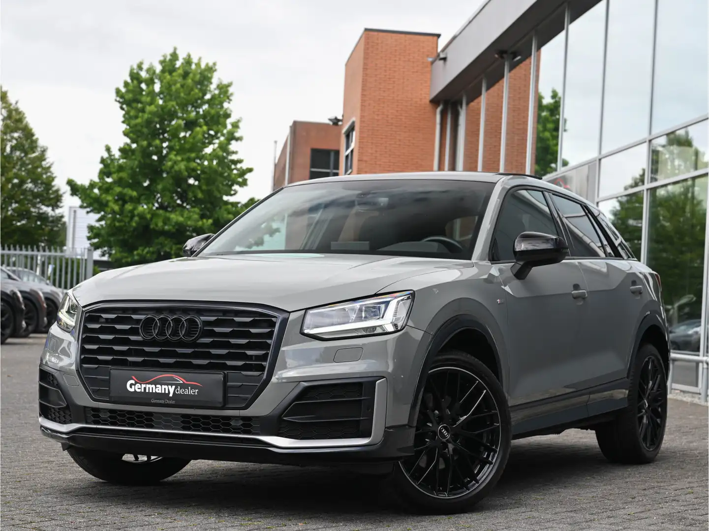 Audi Q2 1.4TFSI 150pk S-Line Pano Virtual B&O Trekhaak Qua Grijs - 1