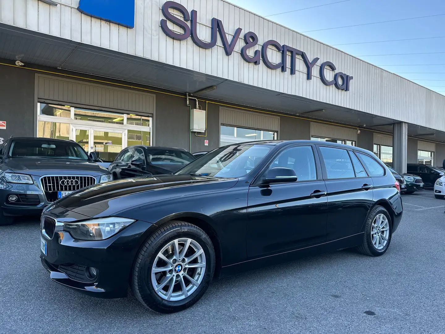 BMW 318 318d Touring AUTOMATICA Noir - 1