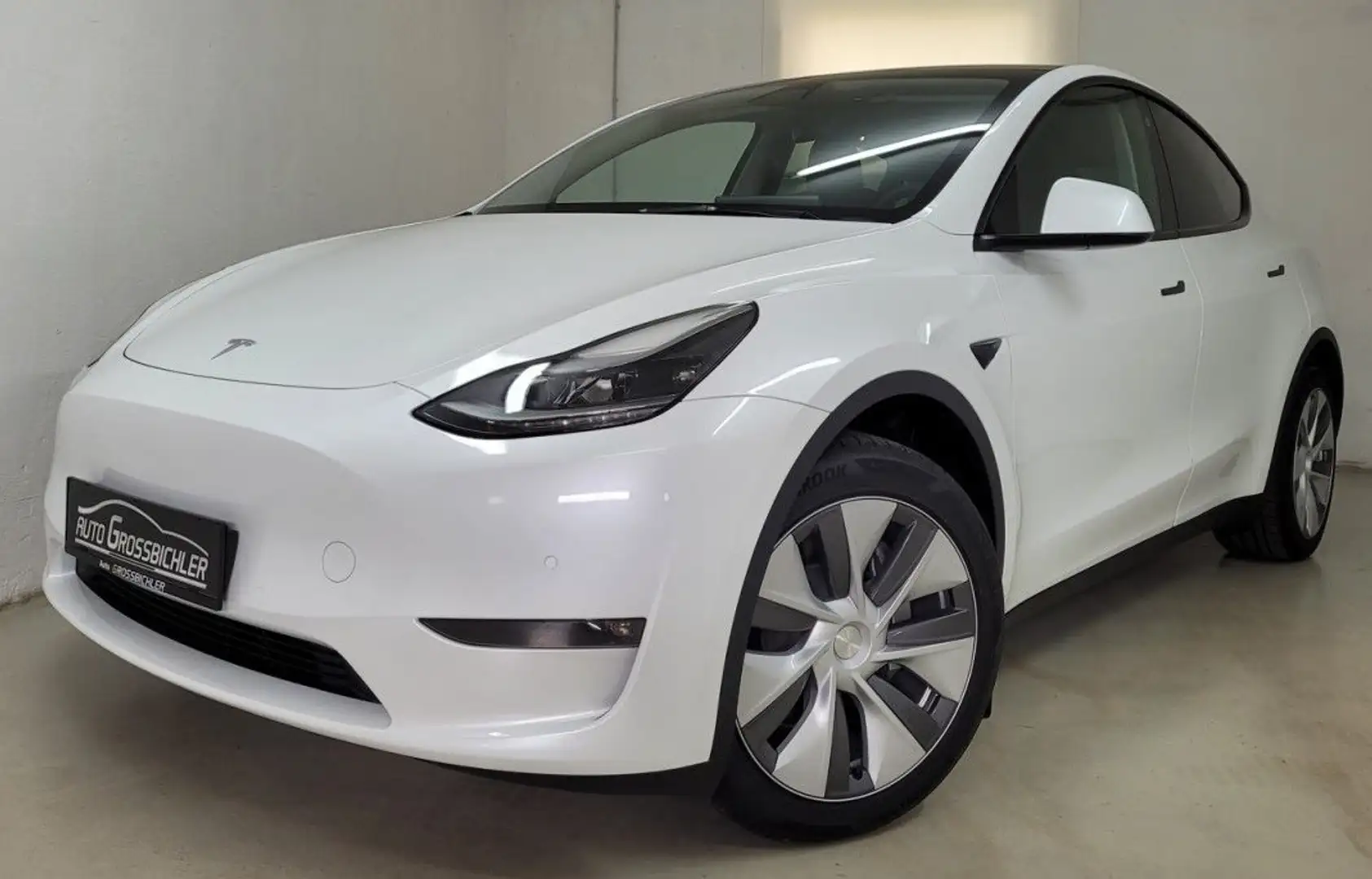 Tesla Model Y LR AWD 79kWh,netto 28.875-Allrad Weiß - 2