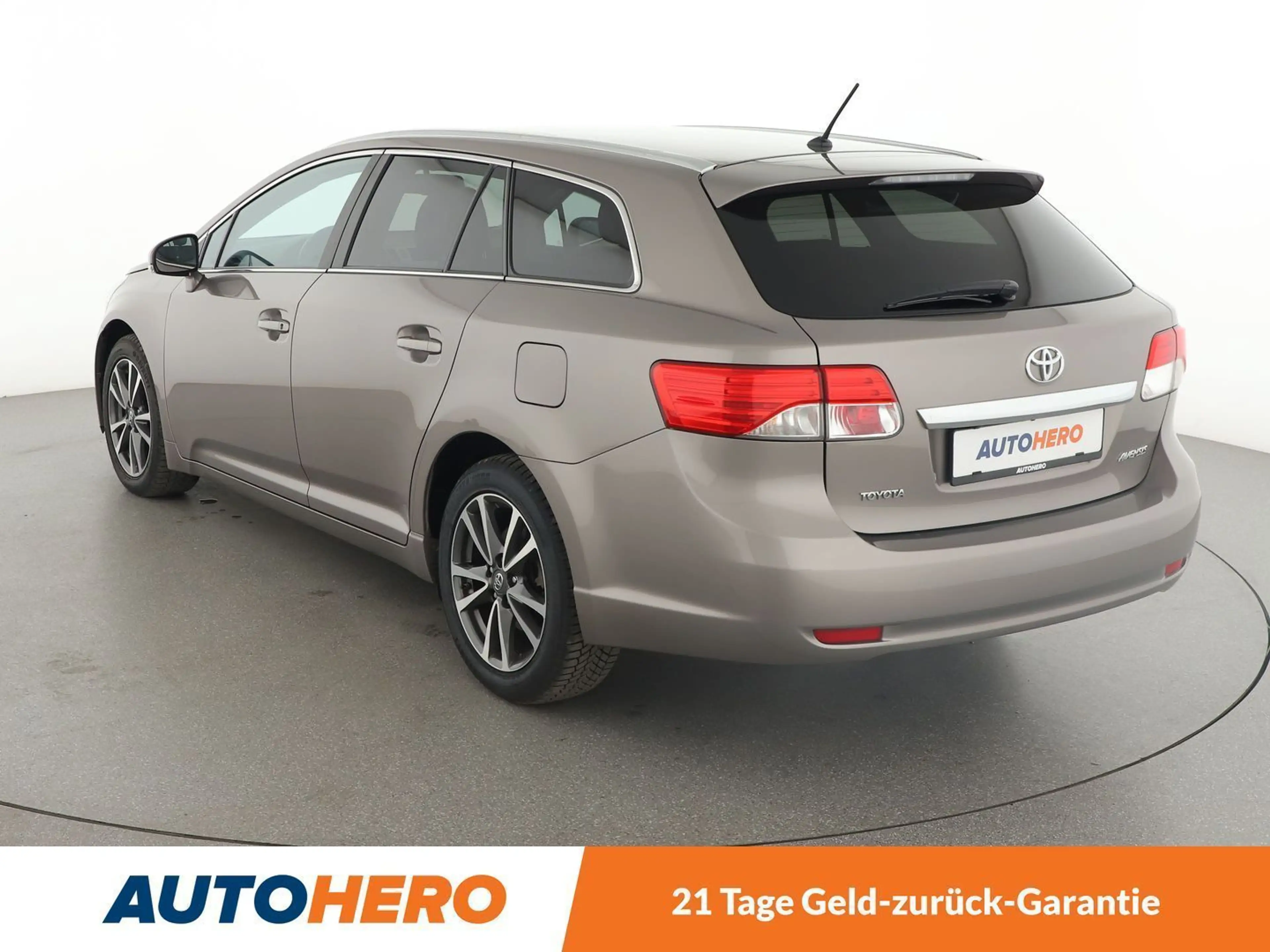 Toyota Avensis 2.2 D-4D Edition Aut.*XENON*TEMPO*SHZ*KLIMA* — photo 4
