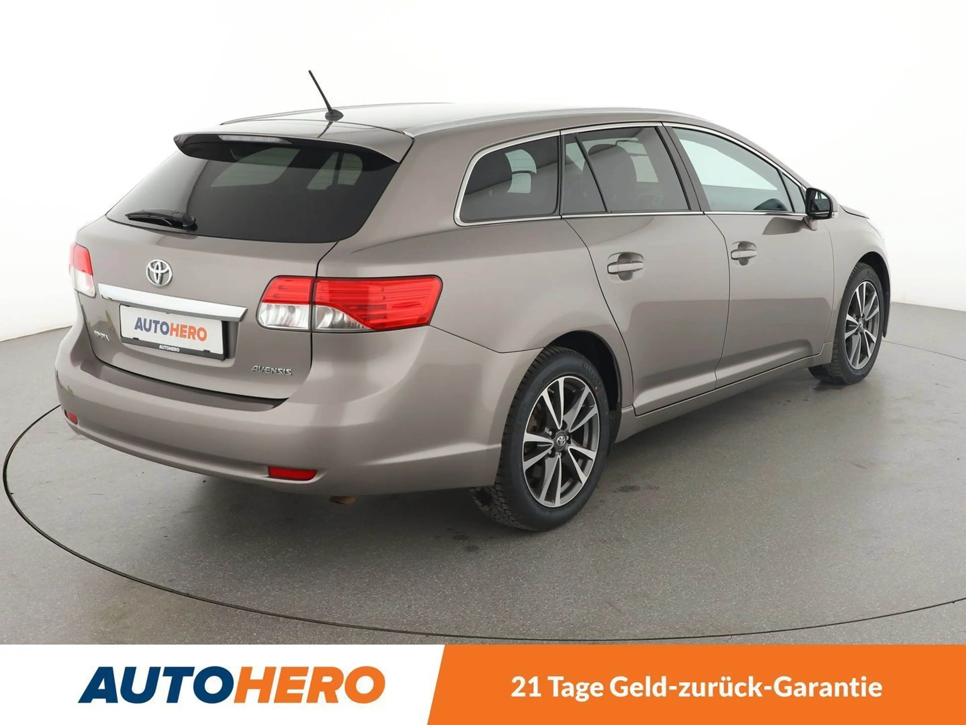 Toyota Avensis 2.2 D-4D Edition Aut.*XENON*TEMPO*SHZ*KLIMA* — photo 6
