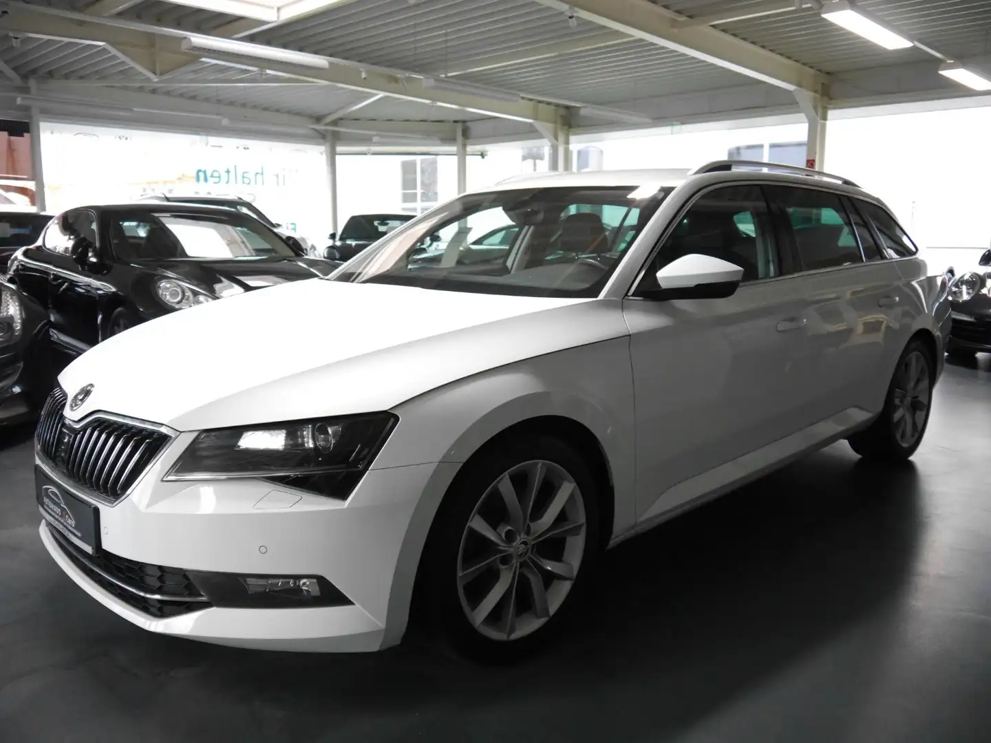 Skoda Superb Combi Style*Navi*Xenon*DAB*ACC Blanco - 2