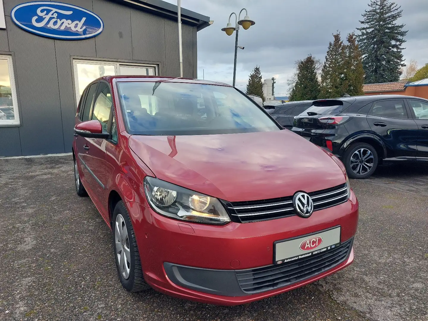 Volkswagen Touran Trendline DSG Rot - 2