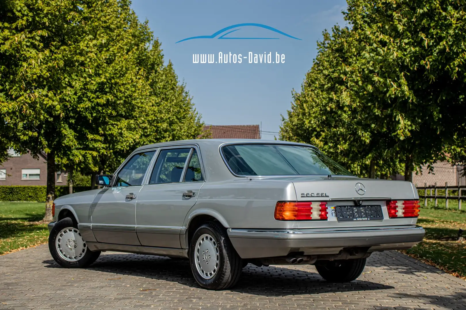 Mercedes-Benz 560 SEL 5.5 V8 Aut. / HISTORIEK / OLDTIMER / TREKHAAK Argent - 2