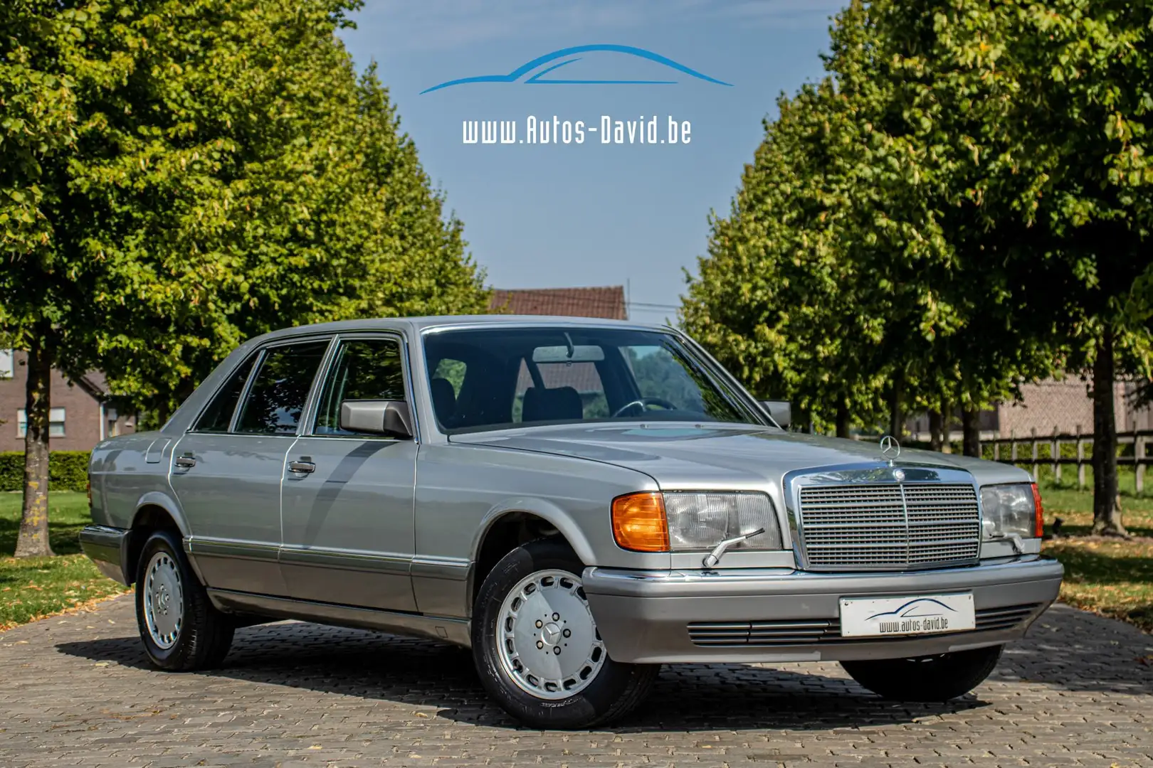 Mercedes-Benz 560 SEL 5.5 V8 Aut. / HISTORIEK / OLDTIMER / TREKHAAK Argent - 1