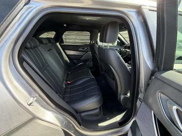 Land Rover Range Rover Velar view 13