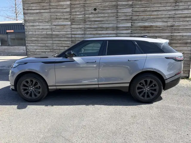 Land Rover Range Rover Velar view 2