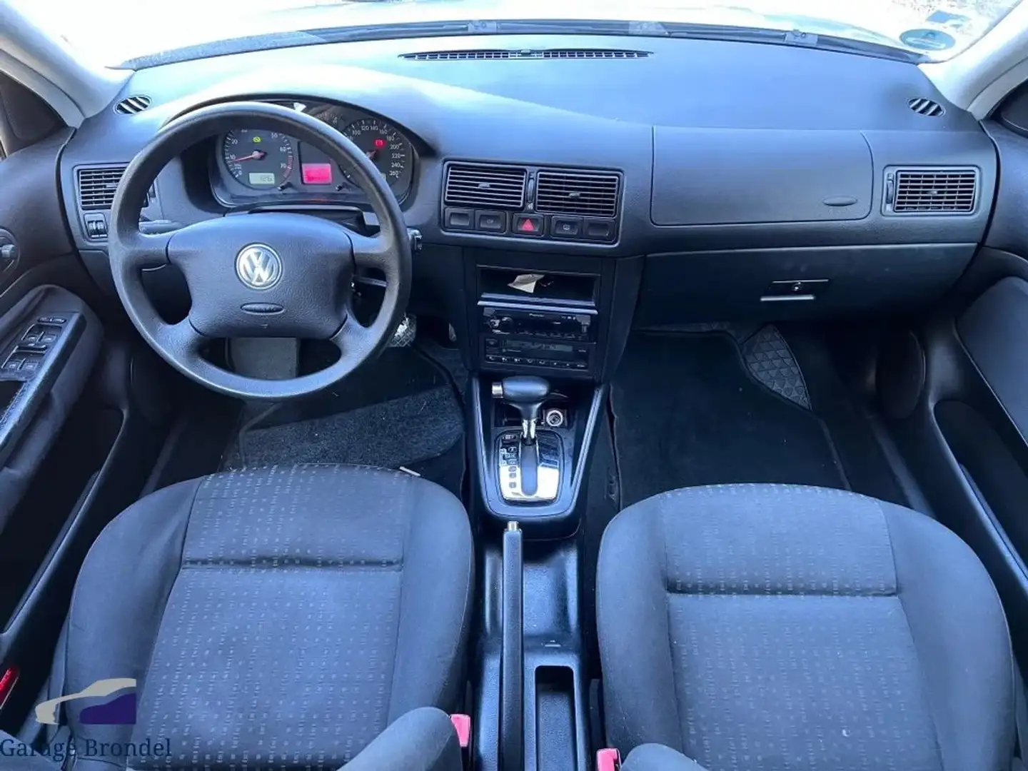 Volkswagen Golf IV 1.6i 102cv Comfortline BVA - 2