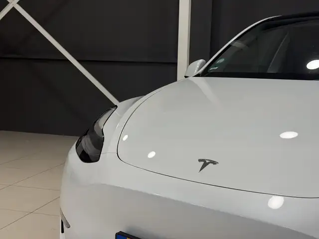 Tesla Model Y view 8