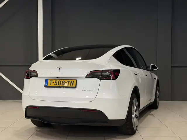Tesla Model Y view 6