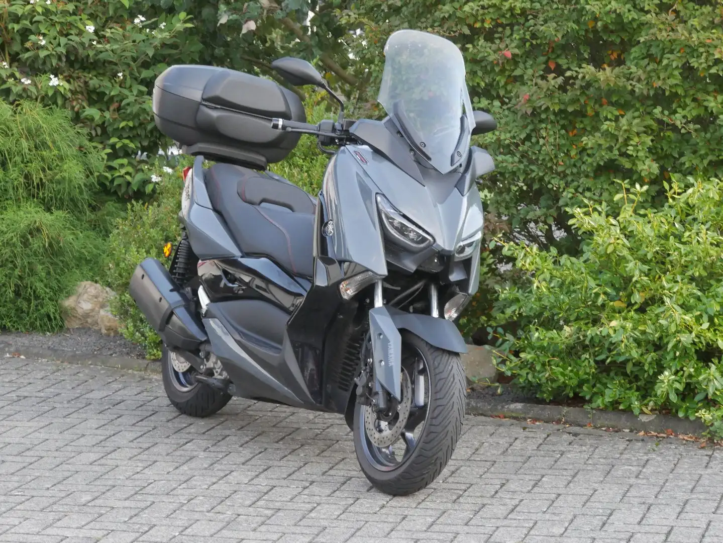 Yamaha X-Max 300 Tech Max Gris - 1