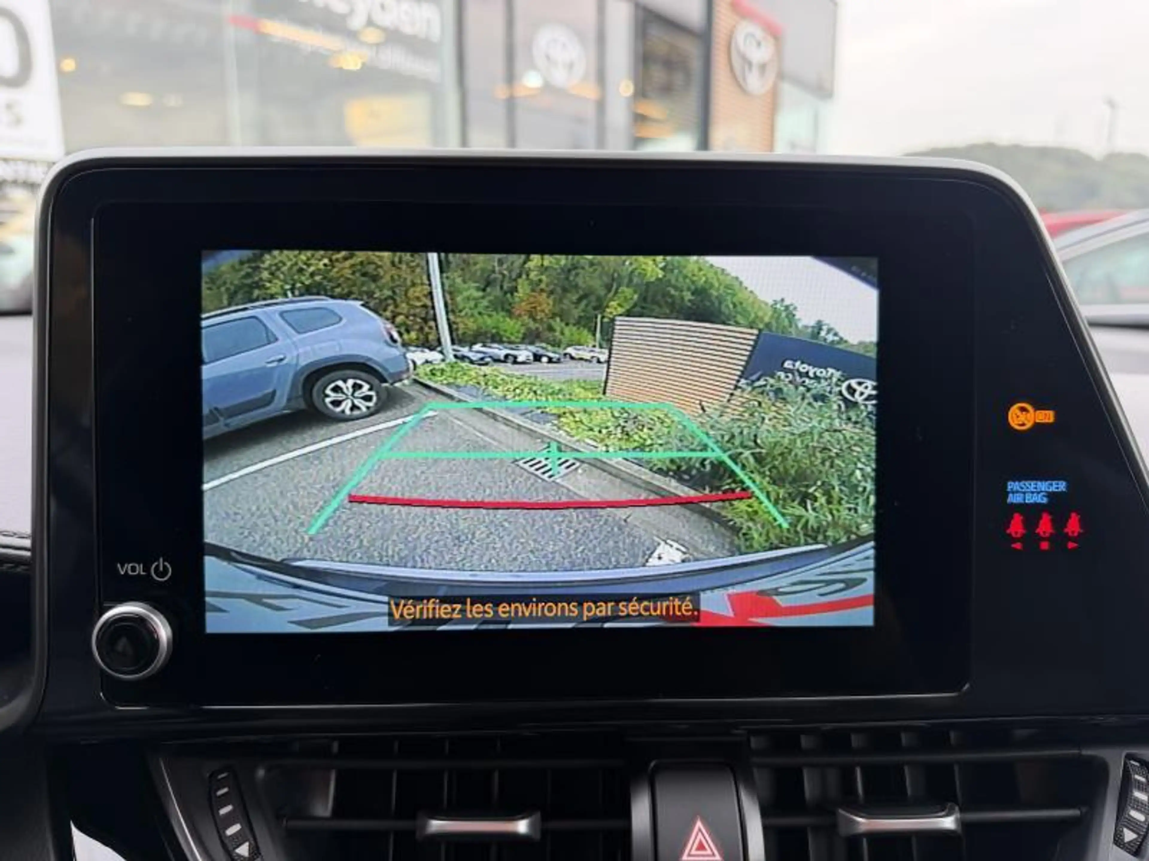 Toyota C-HR C-LUB Bi-Tone — photo 8