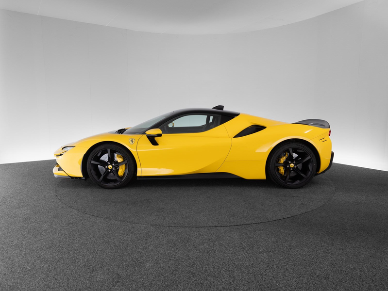Ferrari SF90 Stradale — photo 8