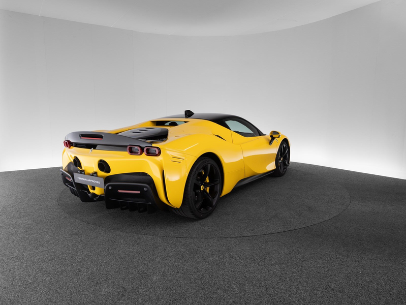 Ferrari SF90 Stradale — photo 5