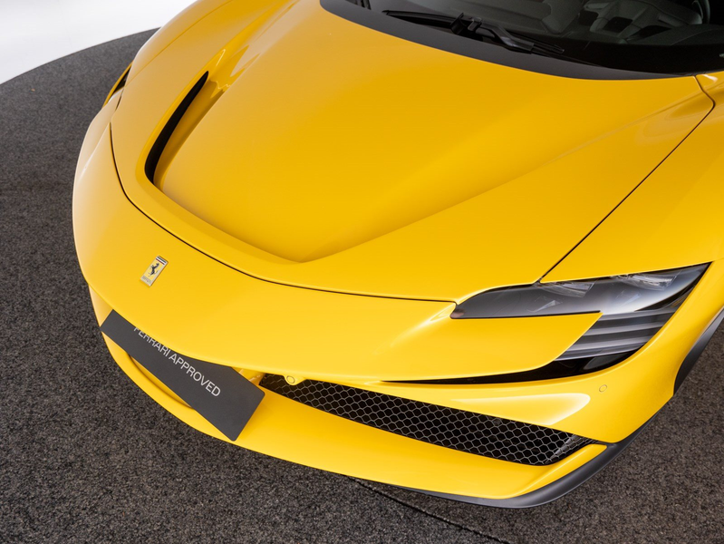 Ferrari SF90 Stradale — photo 15
