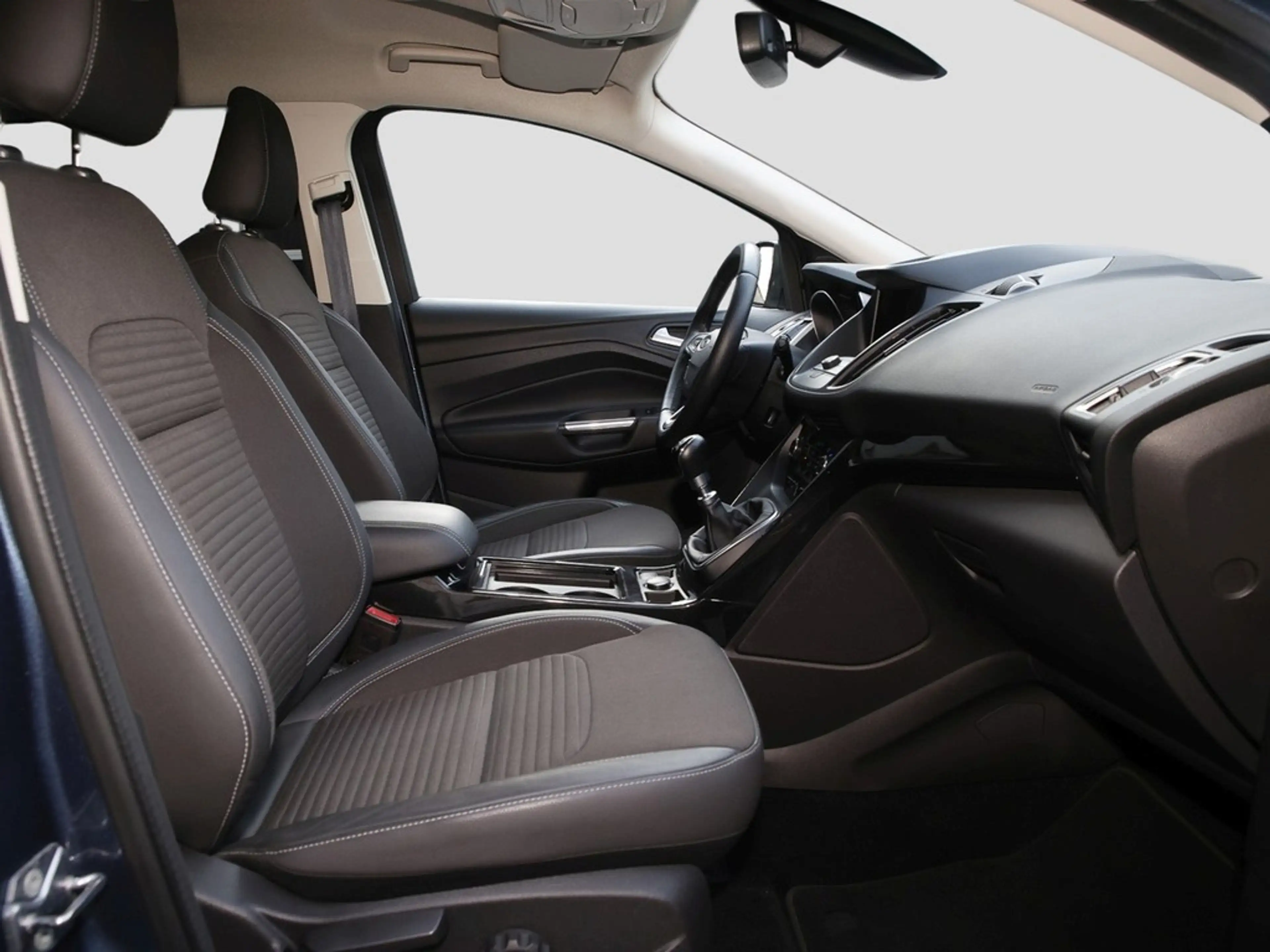Ford Kuga 1.5 Ecoboost Titanium AHK/Navi — photo 6
