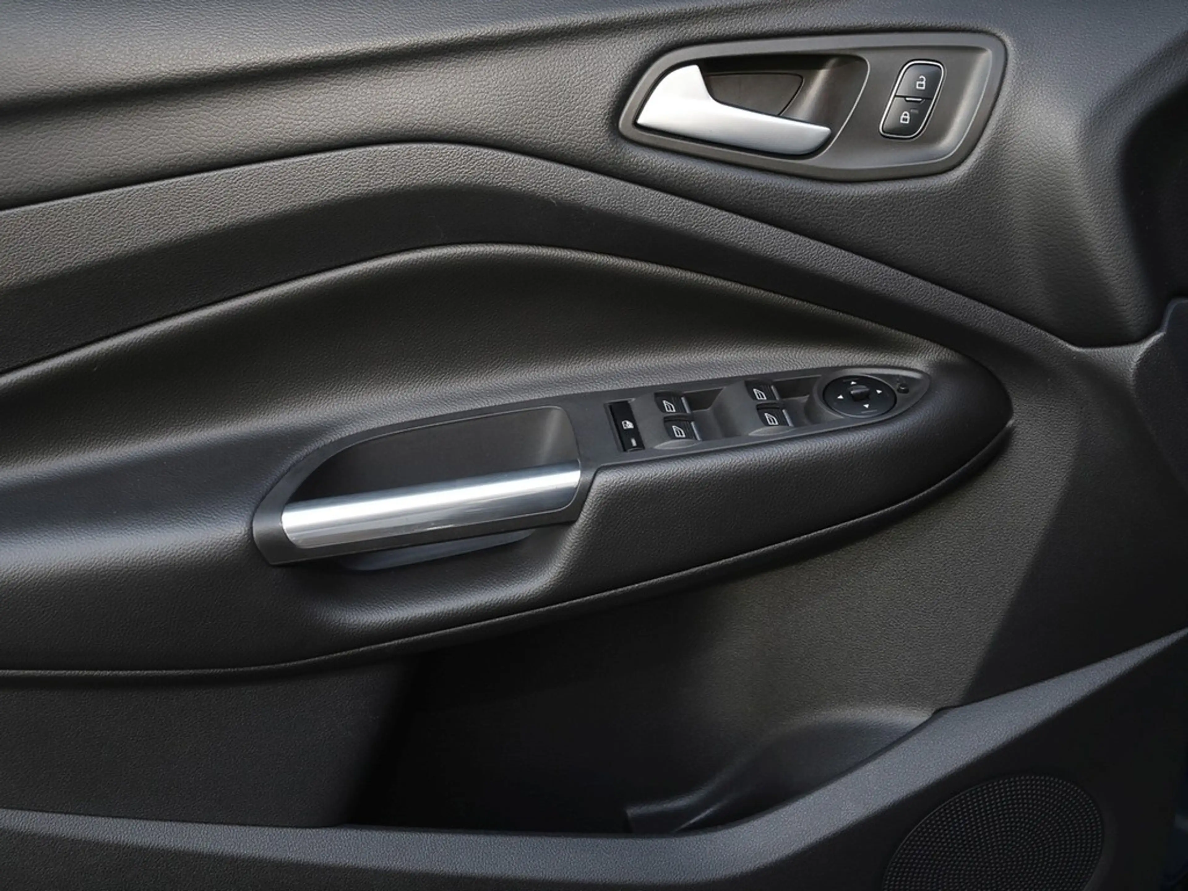 Ford Kuga 1.5 Ecoboost Titanium AHK/Navi — photo 14