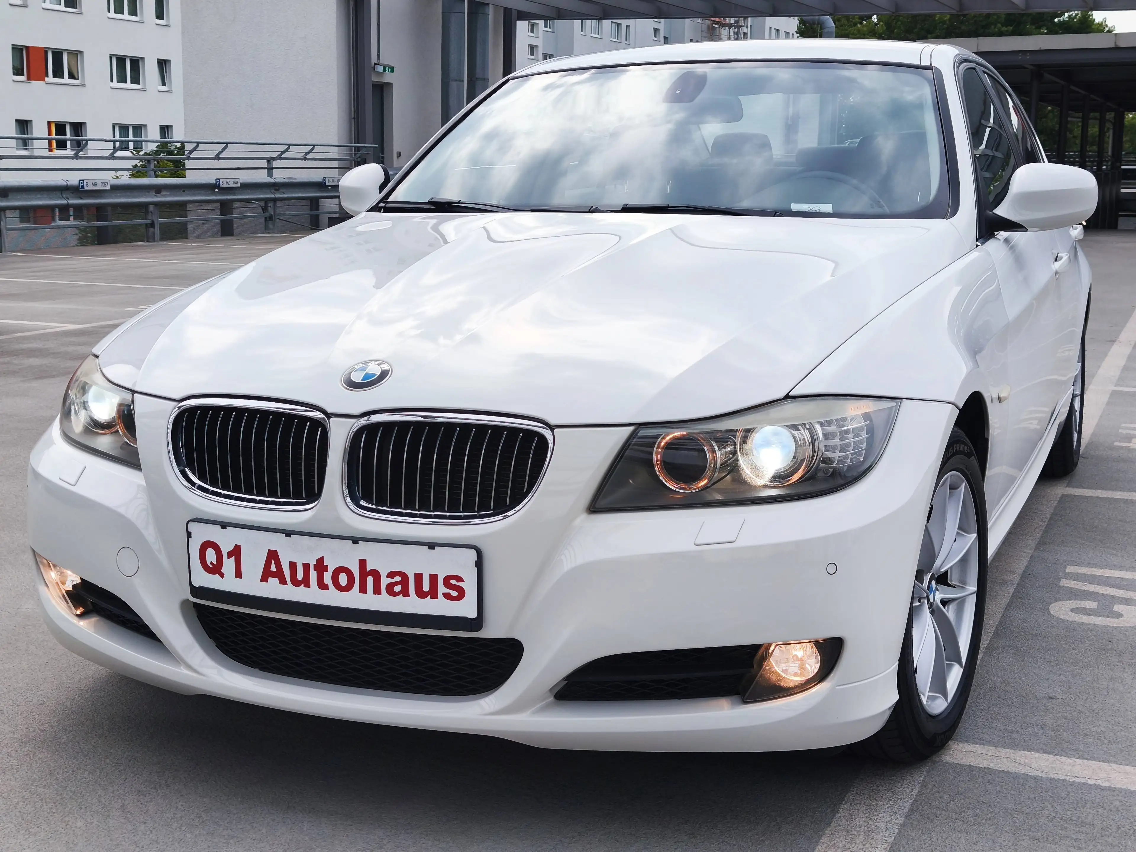 BMW 325 325 i Limo. 6G/XENON/KLIMA/PDC/TEMPOMAT