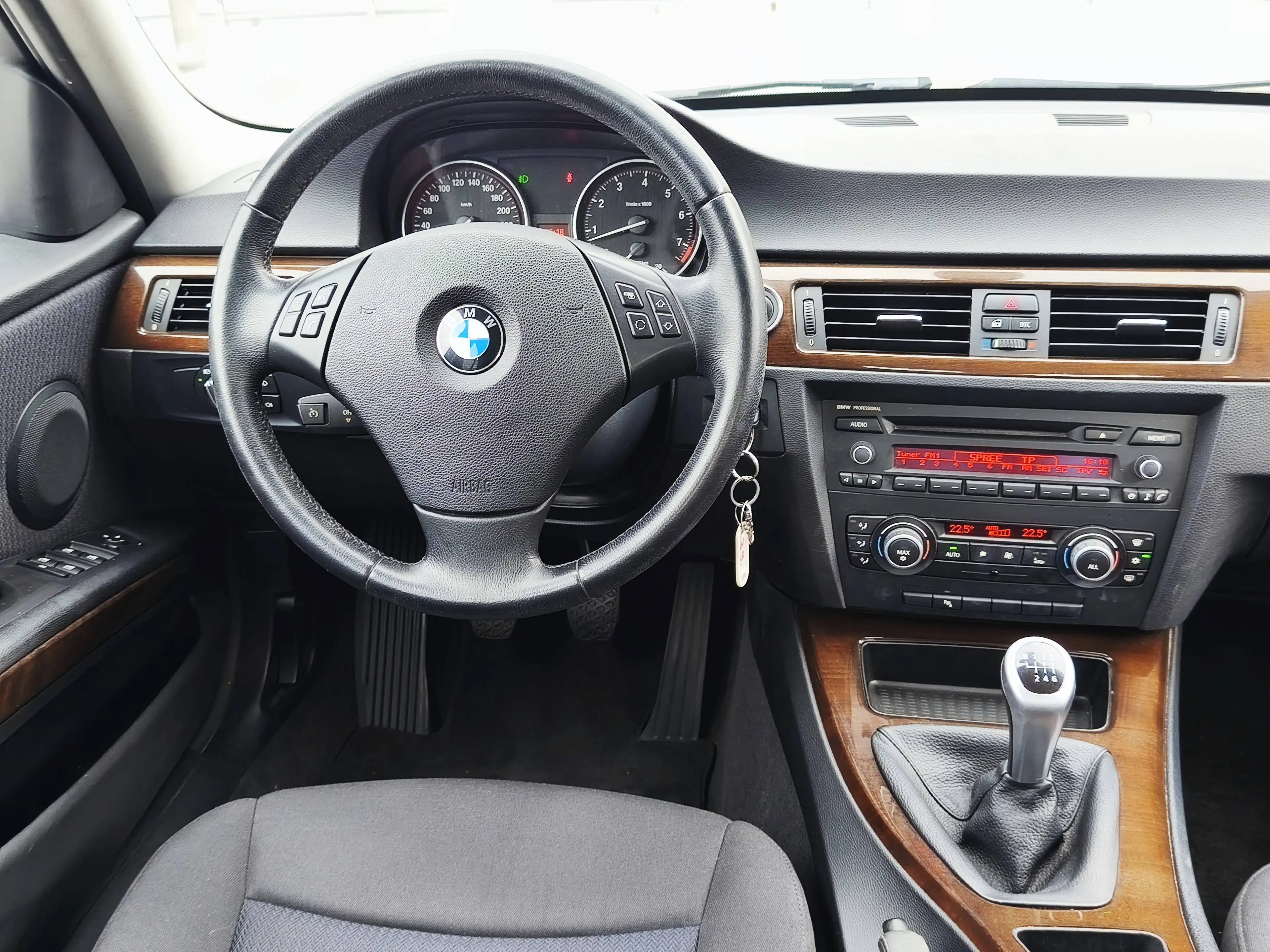 BMW 325 325 i Limo. 6G/XENON/KLIMA/PDC/TEMPOMAT — photo 8