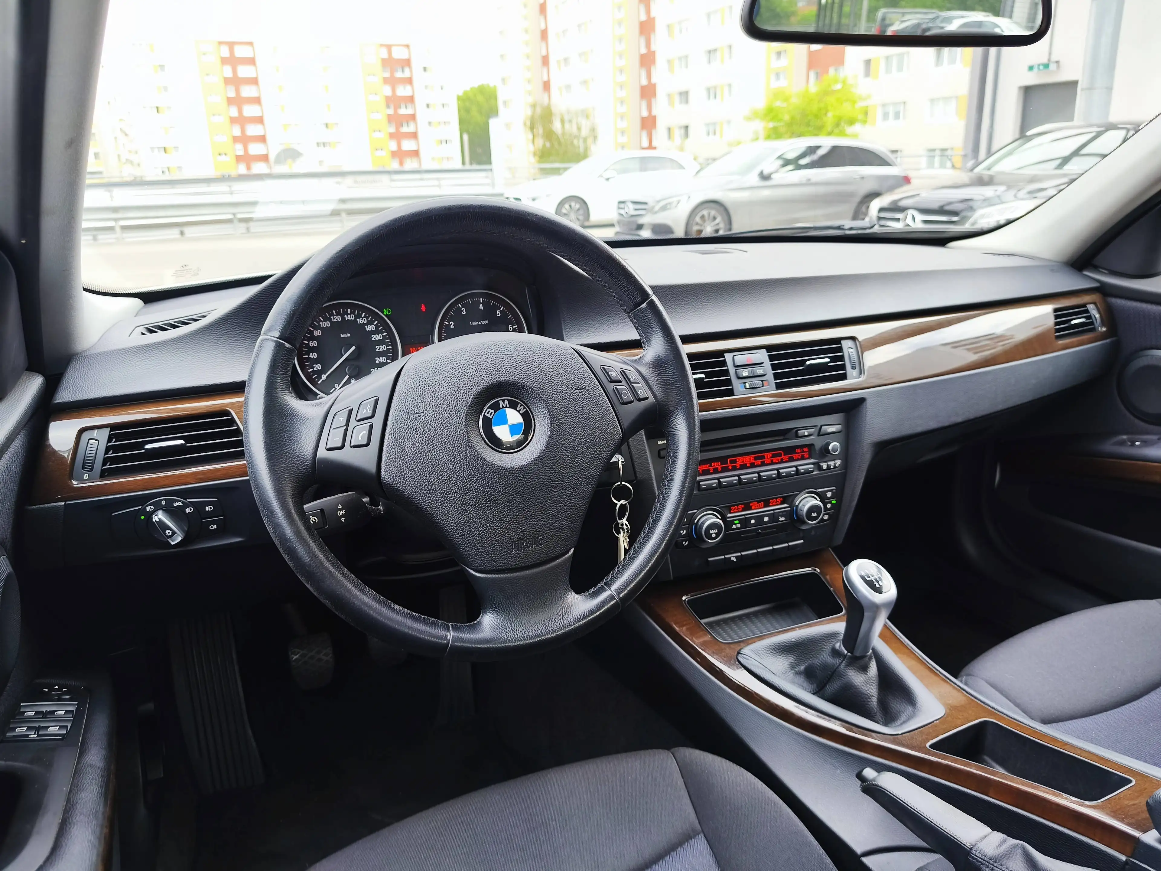 BMW 325 325 i Limo. 6G/XENON/KLIMA/PDC/TEMPOMAT — photo 6