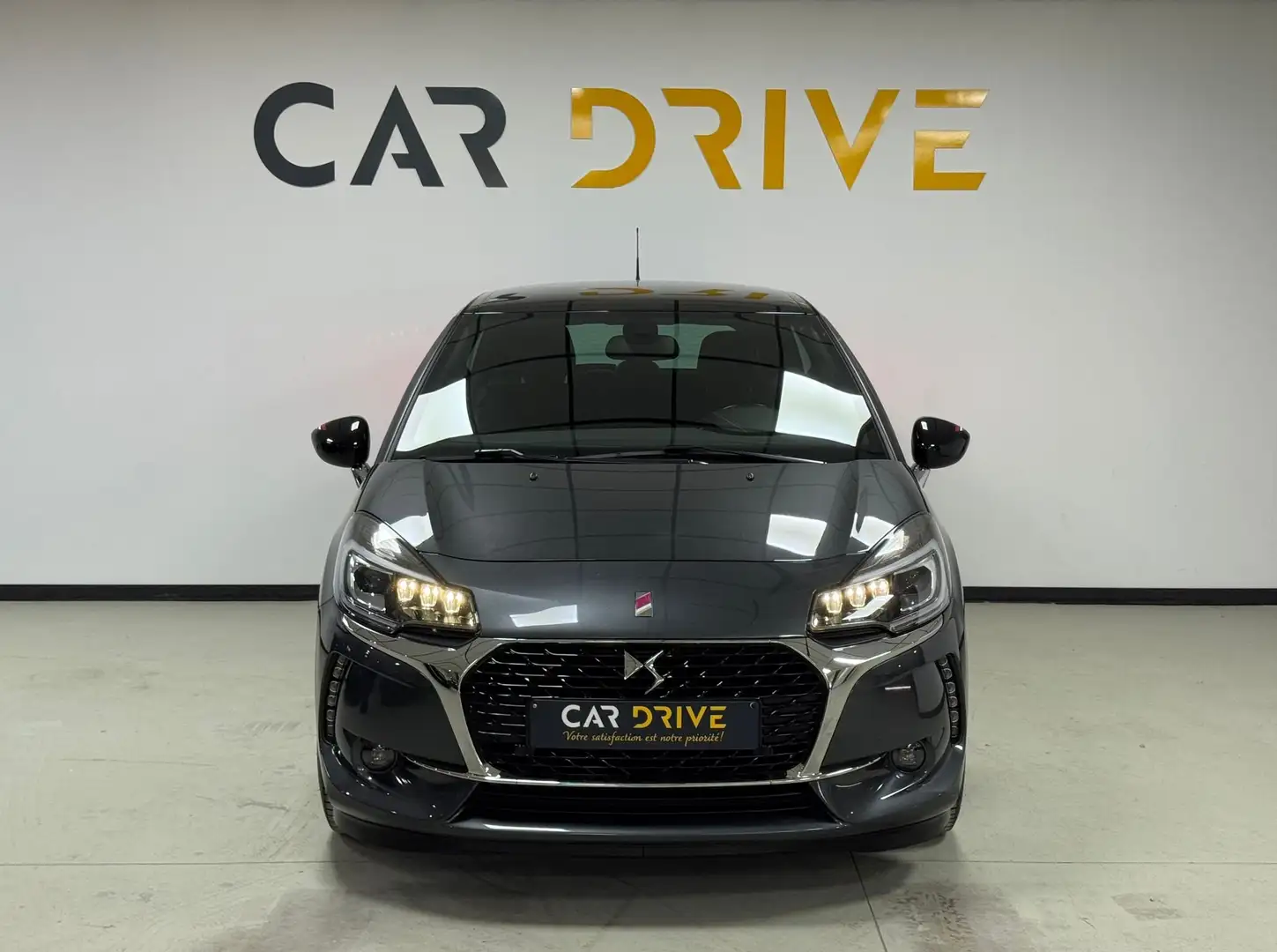 DS Automobiles DS 3 1.2 Performance line CAPTEUR/CARPLAY/LED/1ER PROP Grijs - 2
