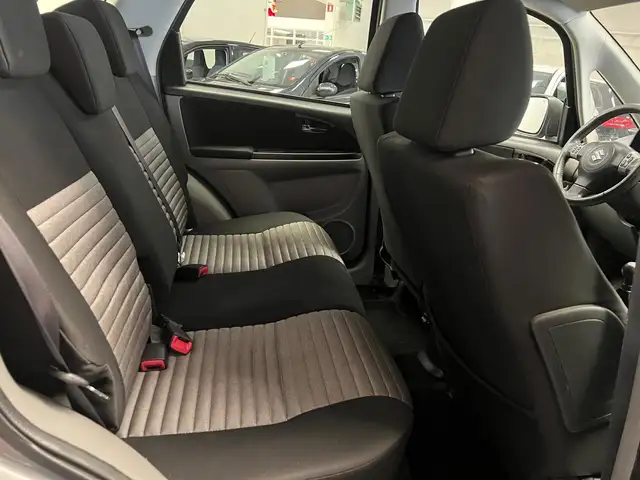 Suzuki SX4 view 29