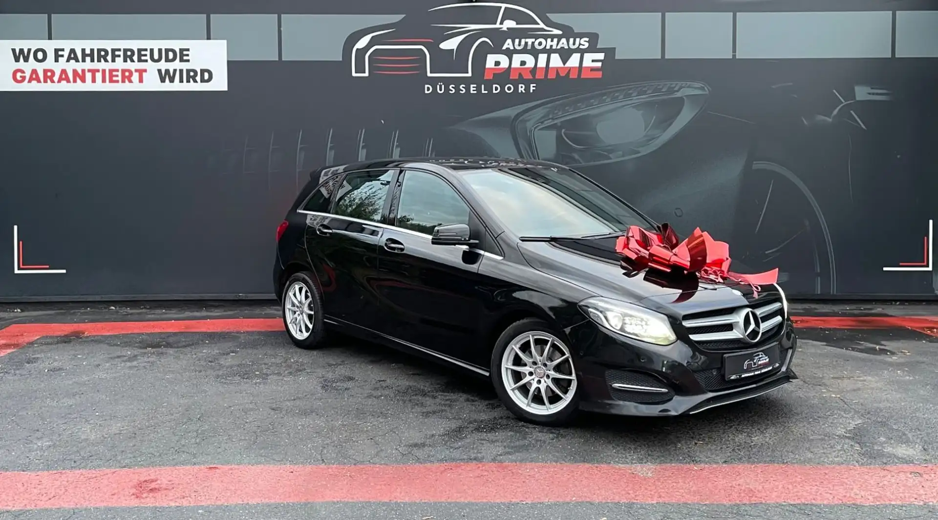 Mercedes-Benz B 200 URBAN*TEMPO*LED PERFORMANCE*NAVI*TEILLEDER Schwarz - 1