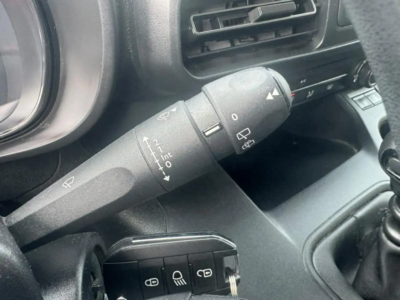 Toyota Verso SWB 1.2L Petrol M/T Shuttle, миниатюра 12