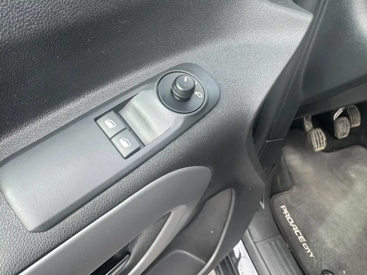 Toyota Verso SWB 1.2L Petrol M/T Shuttle, миниатюра 9
