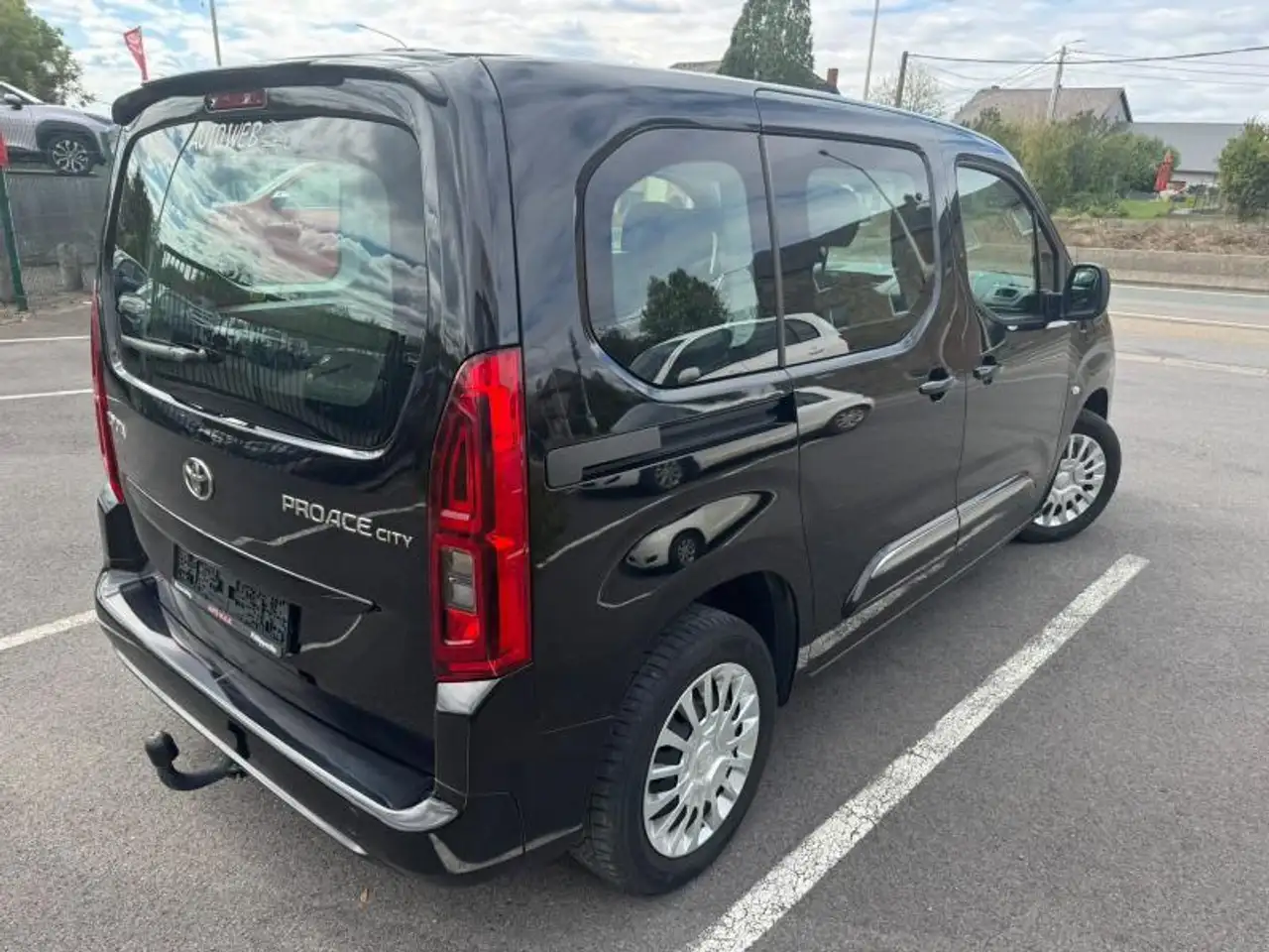 Toyota Verso SWB 1.2L Petrol M/T Shuttle, миниатюра 3
