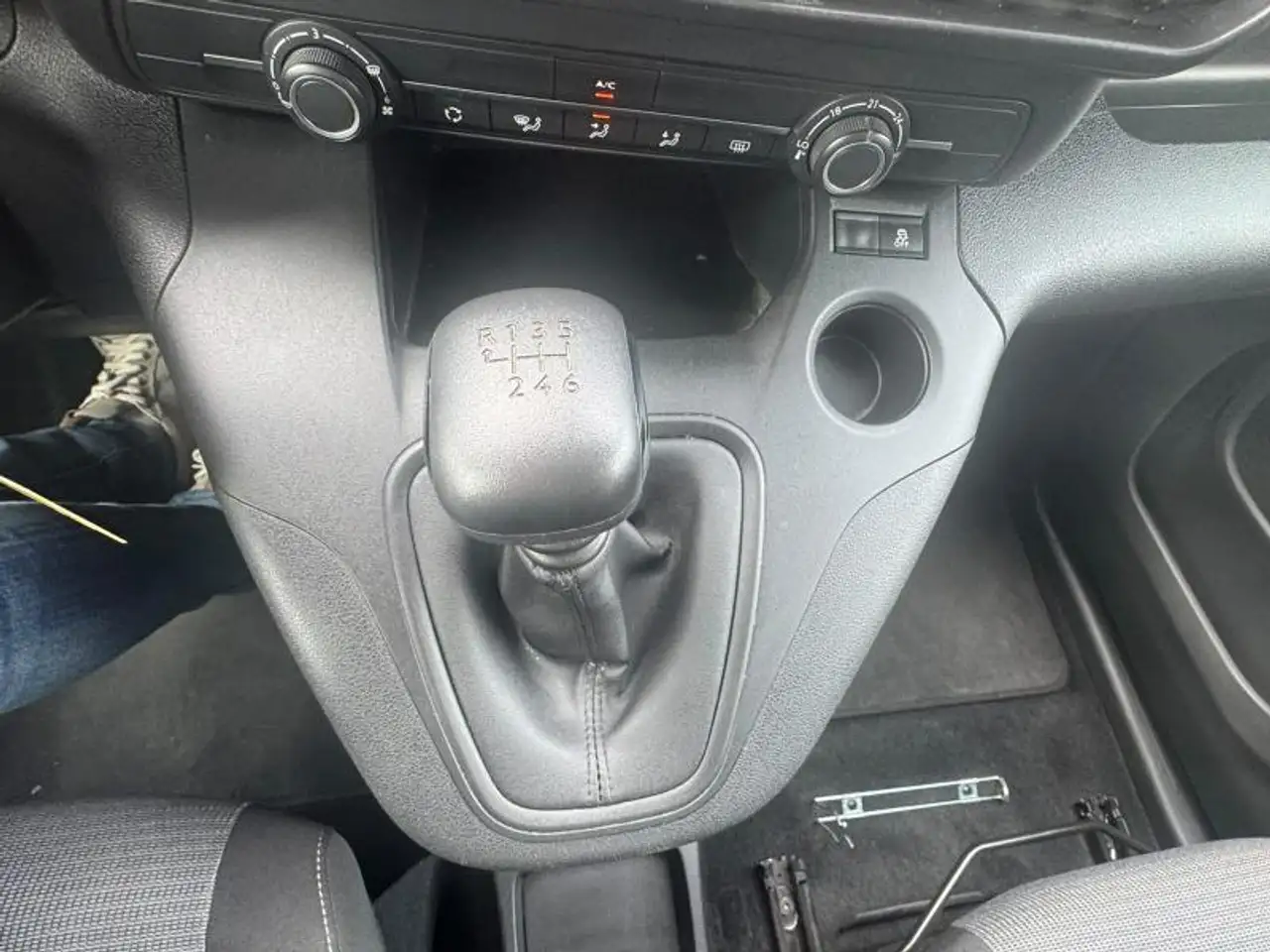 Toyota Verso SWB 1.2L Petrol M/T Shuttle, миниатюра 16