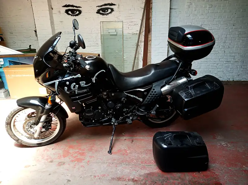 Triumph Tiger 900
