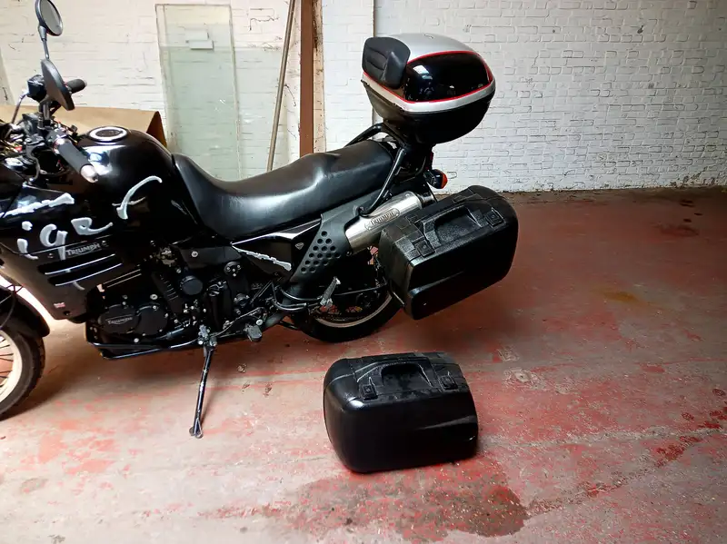 Triumph Tiger 900 - foto 2