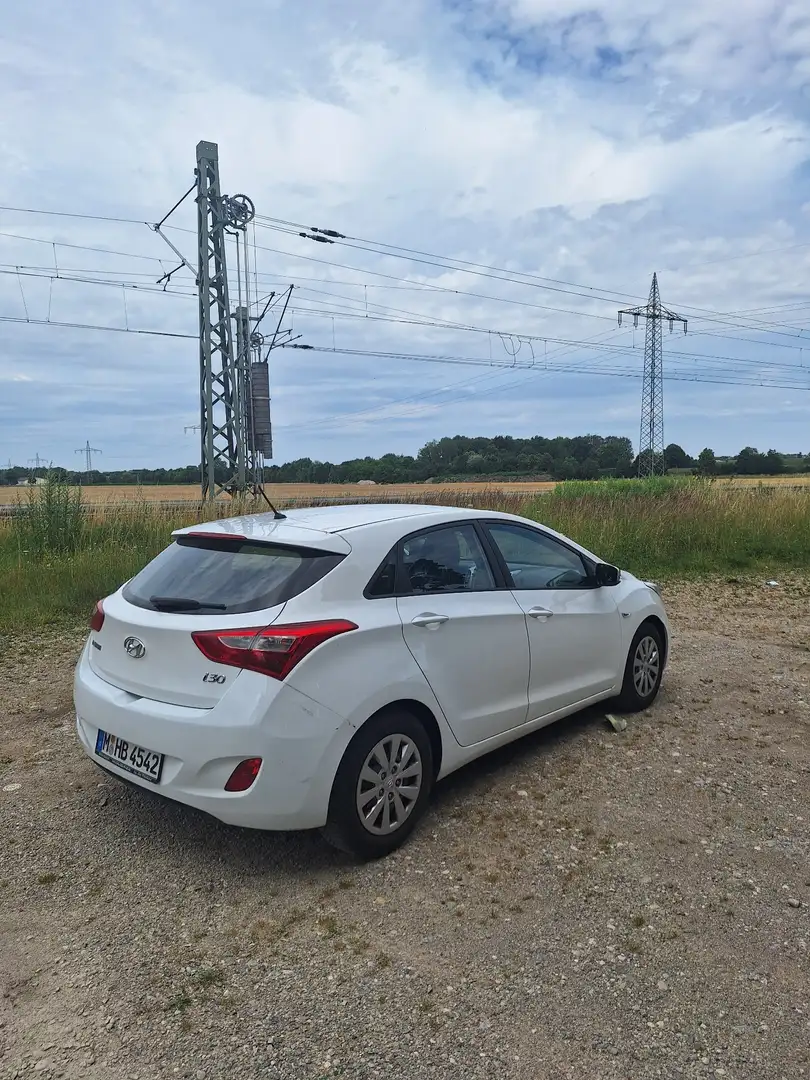 Hyundai i30 blue Classic Weiß - 2