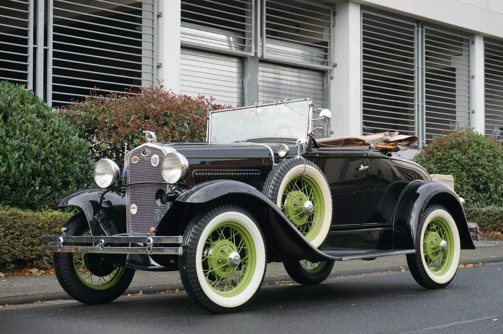 Oldtimer Ford Model A Roadster De Luxe 40-B, mit TÜV und H! Zwart - 1
