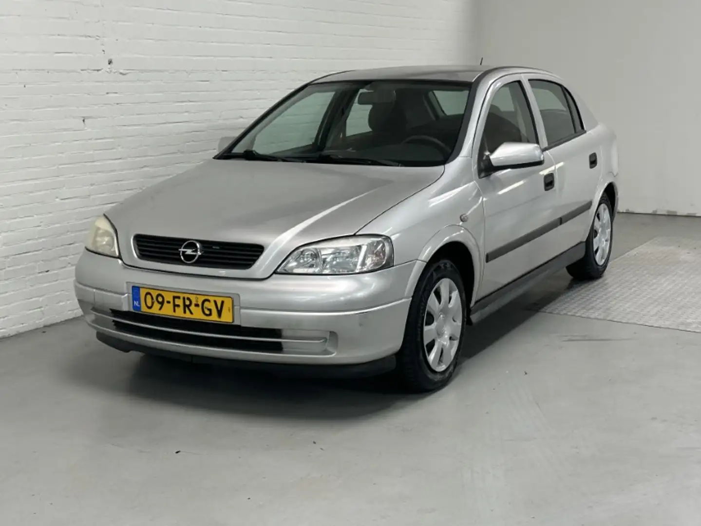 Opel Astra 1.6-16V Club AUTOMAAT / TREKHAAK / ELK. RAMEN Grau - 1
