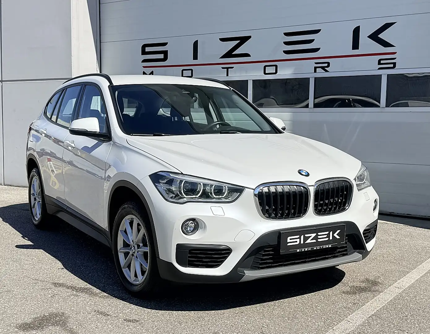 BMW X1 sDrive18d Automatik | LED | Sitzheizung | PDC Weiß - 2