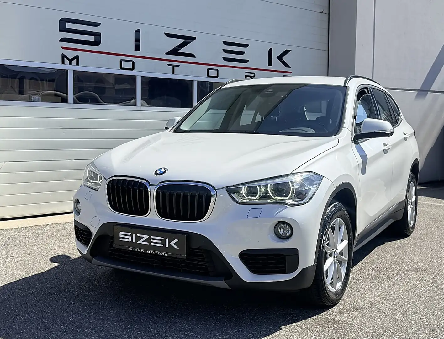 BMW X1 sDrive18d Automatik | LED | Sitzheizung | PDC Weiß - 1