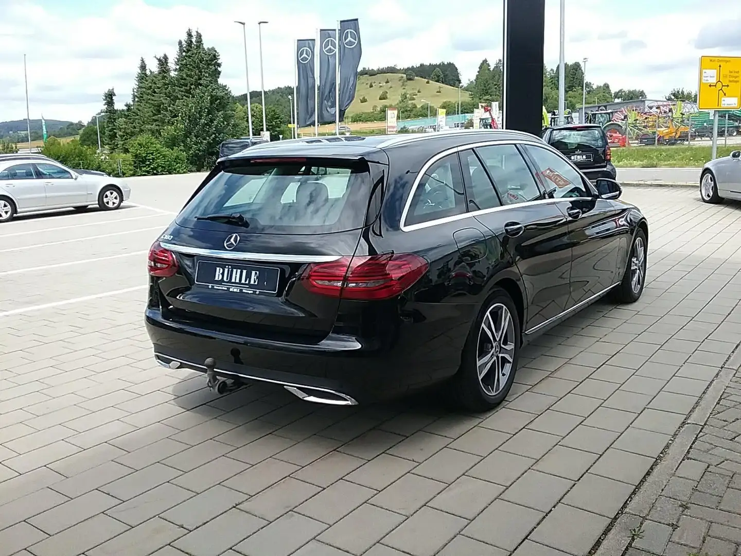 Mercedes-Benz C 180 T AVANTGARDE+AUTOMATIK+AHK+KAMERA+MULTIBEAM-LED+AM Czarny - 2