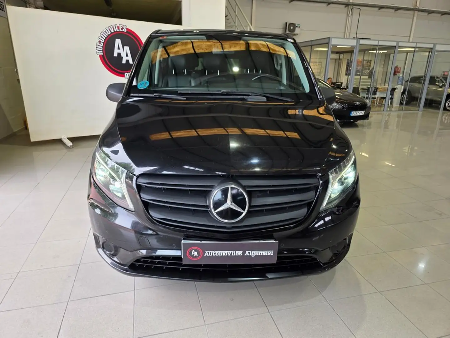 Mercedes-Benz Vito 200 d Marco Polo Activity Largo Negro - 2
